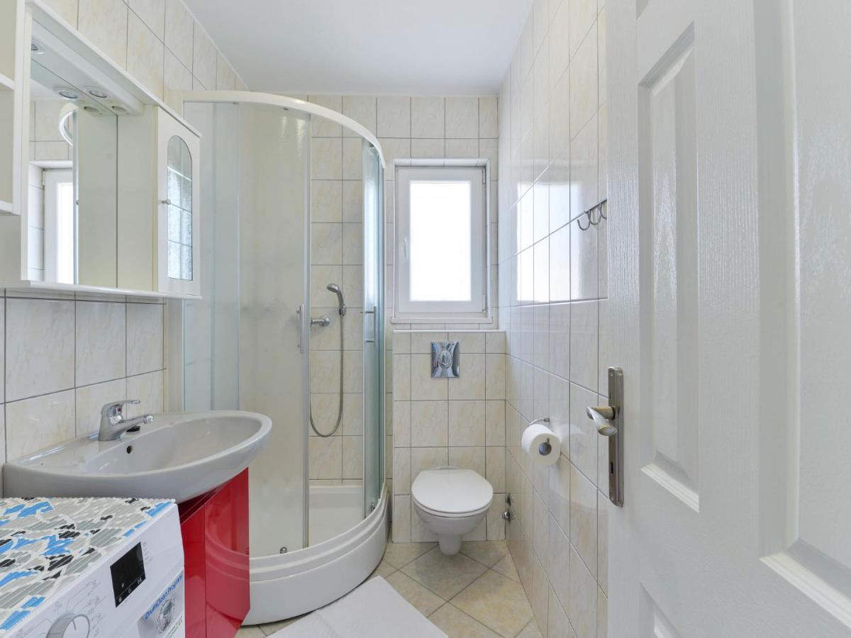 Apartment Matas - SRD315 Rovanjska Bagian luar foto